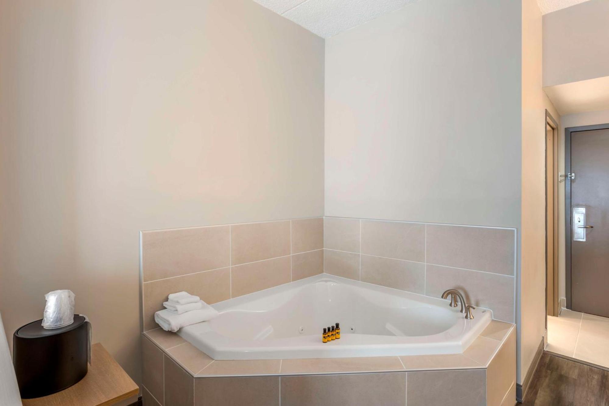 Best Western Plus Heritage Rail Inn & Suites York Buitenkant foto