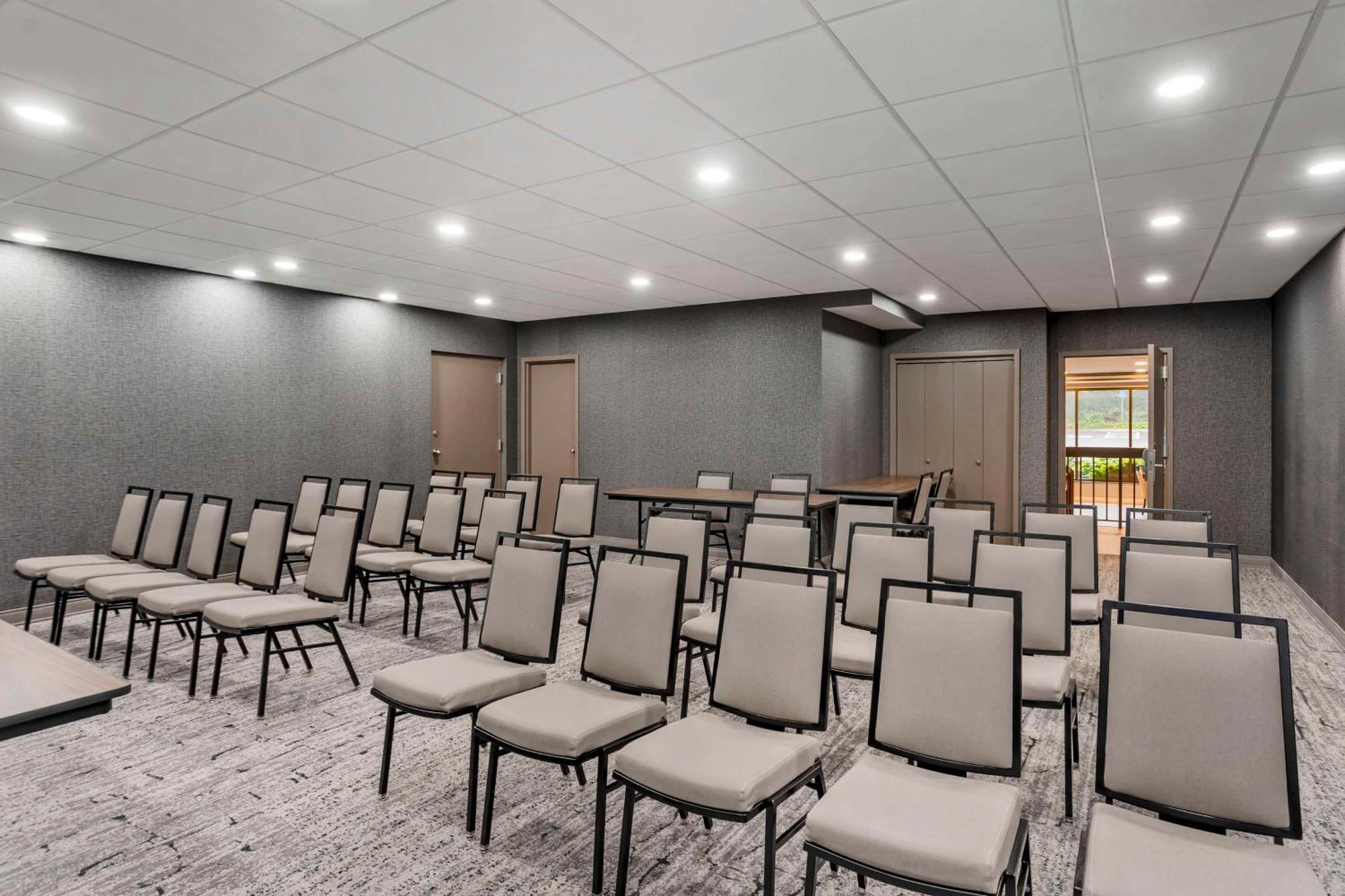 Best Western Plus Heritage Rail Inn & Suites York Buitenkant foto