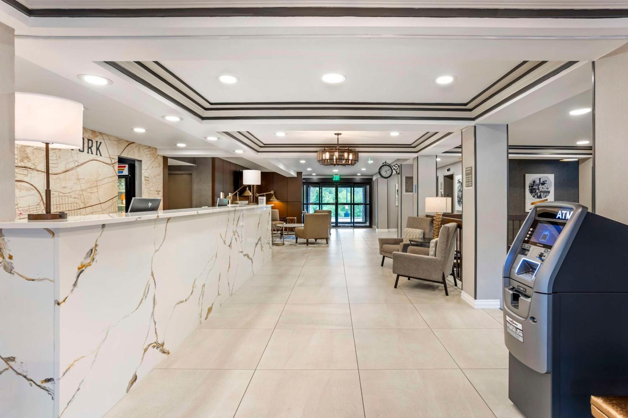 Best Western Plus Heritage Rail Inn & Suites York Buitenkant foto